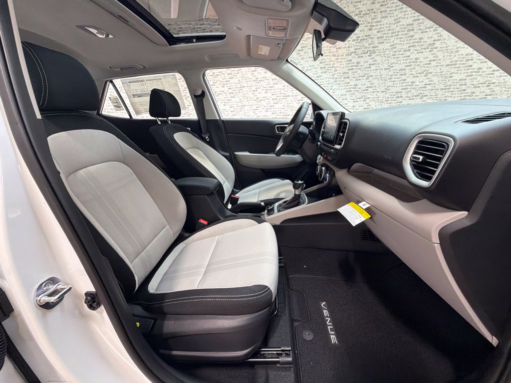 New 2026 Hyundai Venue SEL FWD image 11