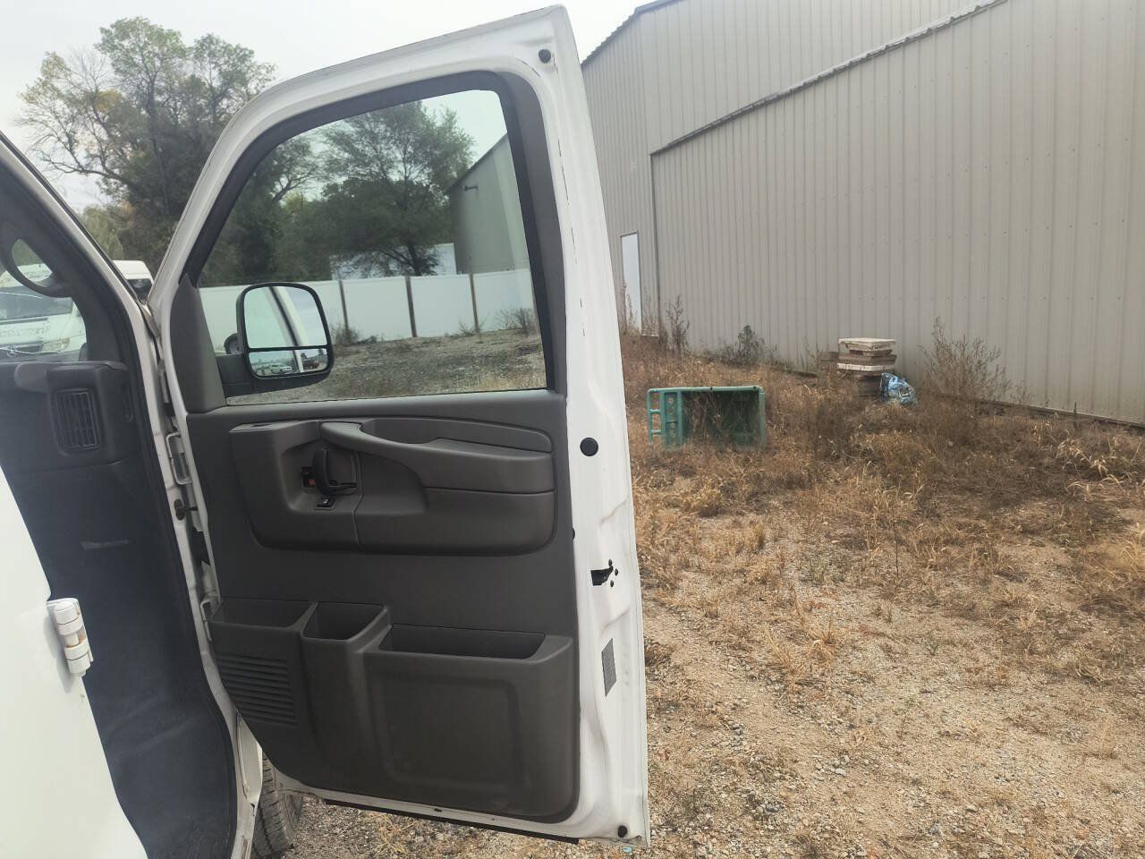 Used 2014 Chevrolet Express 2500 RWD image 29
