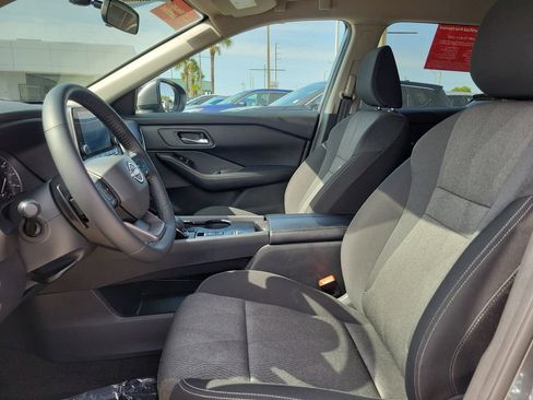 Certified 2025 Nissan Rogue SV FWD image 27