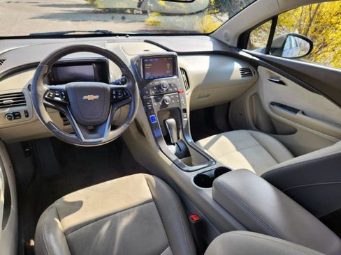 Used 2014 Chevrolet Volt Premium w/ Premium Trim Package image 17