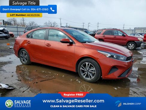 Used 2023 Kia Forte LXS w/ LXS Technology Package FWD image 5