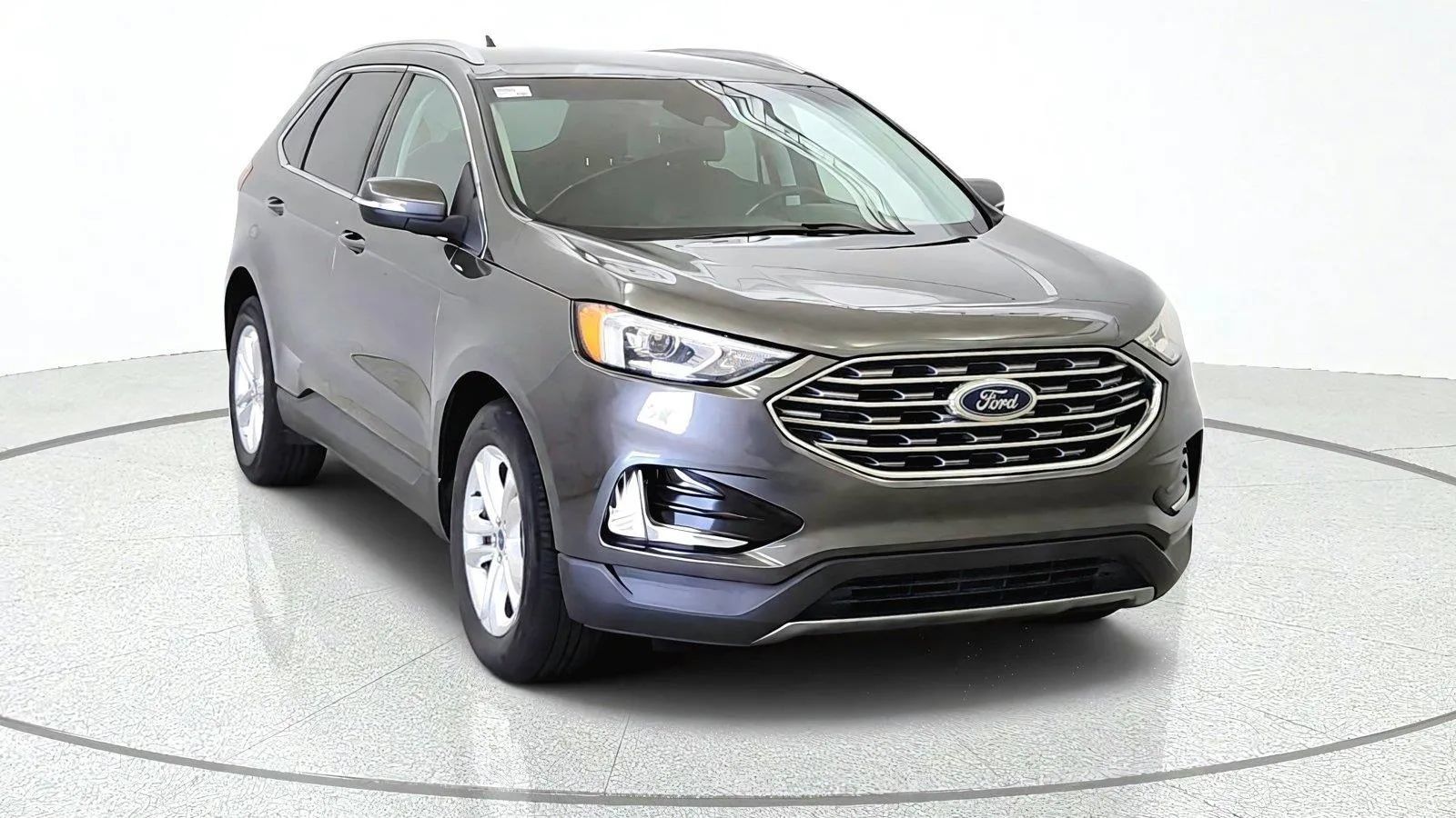 Used 2019 Ford Edge SEL w/ Equipment Group 201A AWD/4WD image 2