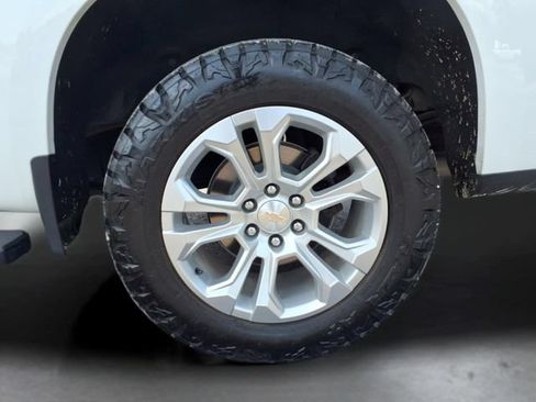 Used 2024 Chevrolet Silverado 1500 LTZ AWD/4WD image 12