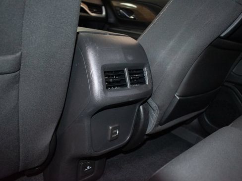 Used 2020 GMC Terrain SLE w/ Driver Convenience Package AWD/4WD image 23