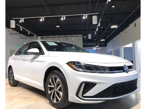 Used 2025 Volkswagen Jetta S image 6