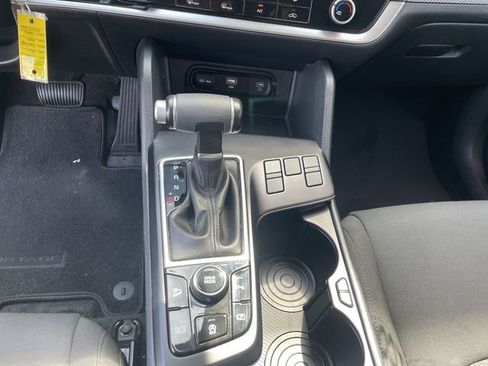 Used 2025 Kia Sportage LX FWD image 26