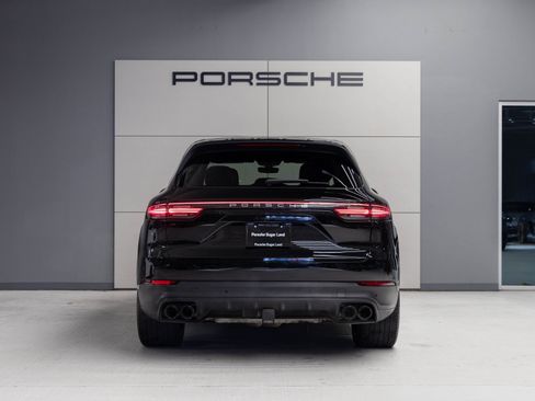 Certified 2023 Porsche Cayenne image 6