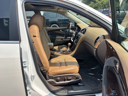 Used 2017 Buick Enclave Premium w/ Experience Buick Package AWD/4WD image 9