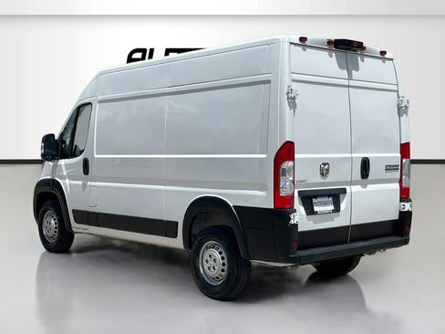 Used 2025 RAM ProMaster 2500 w/ Convenience Group FWD image 5