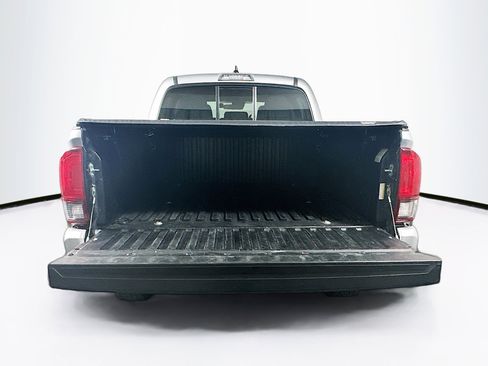Used 2022 Toyota Tacoma SR w/ SR Convenience Package image 28
