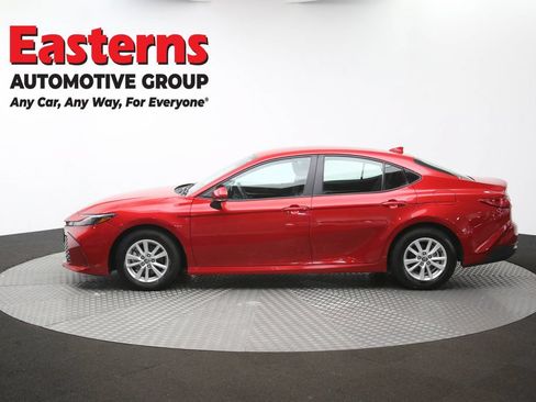 Used 2025 Toyota Camry LE FWD image 59