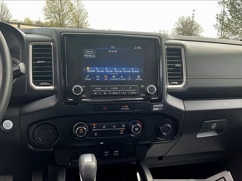 Used 2022 Nissan Frontier SV image 16