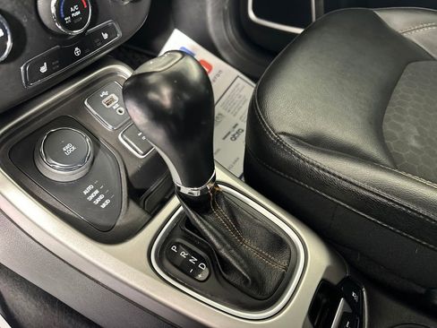 Used 2018 Jeep Compass Latitude w/ Cold Weather Group image 23