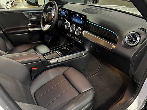 Used 2026 Mercedes-Benz GLB 250 4MATIC image 11