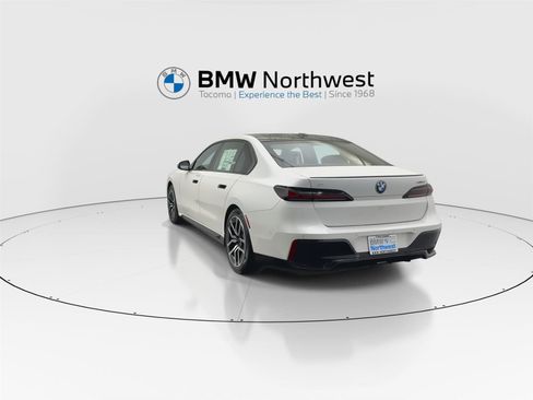 New 2026 BMW i7 xDrive60 AWD/4WD image 13