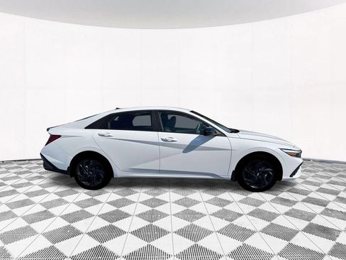 Used 2026 Hyundai Elantra Sport FWD image 11