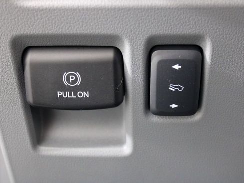 Used 2023 Ford F150 Lariat w/ Trailer Tow Package image 21