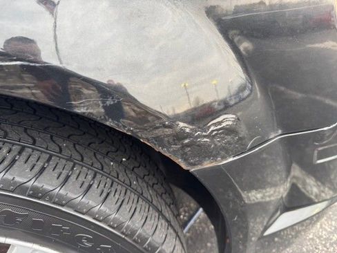 Used 2010 Chrysler Town & Country Touring w/ Safetytec Group image 5