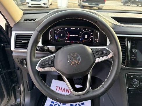 Used 2023 Volkswagen Atlas SE w/ Panoramic Sunroof Package image 14