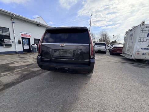 Used 2015 Cadillac Escalade Premium image 12