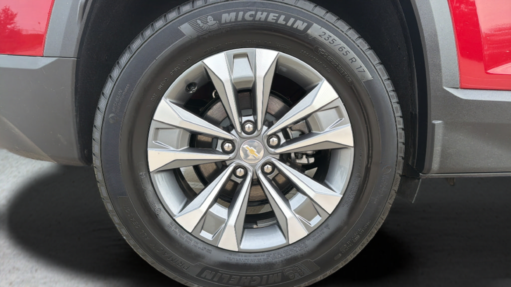Used 2026 Chevrolet Equinox LT w/ Convenience Package II AWD/4WD image 8