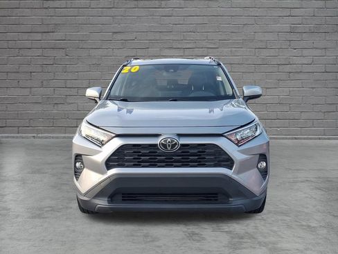 Used 2020 Toyota RAV4 XLE Premium FWD image 2