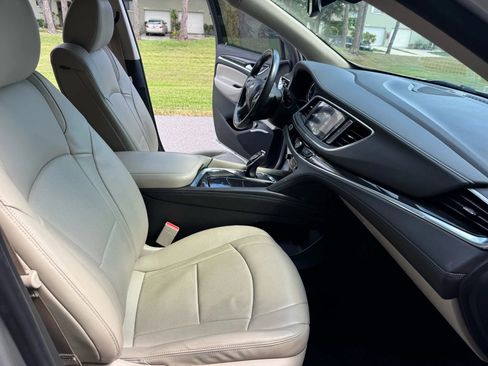 Used 2020 Buick Enclave Essence w/ Sport Touring Edition image 11