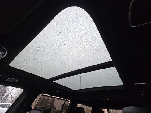 Used 2022 Jeep Grand Wagoneer Series III image 47