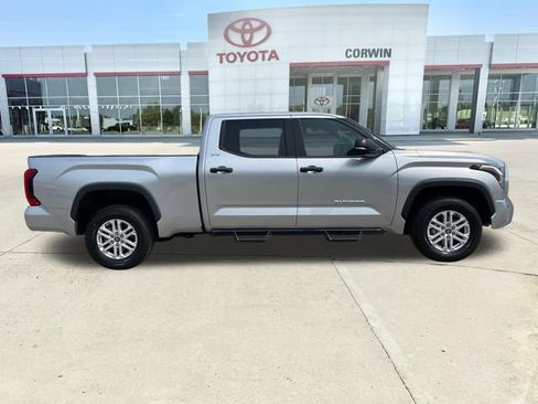 Used 2022 Toyota Tundra SR5 w/ SR5 Convenience Package AWD/4WD image 6