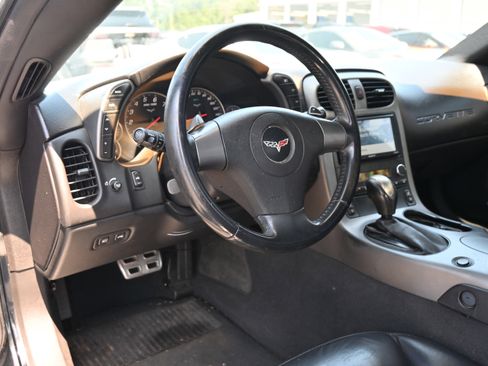 Used 2006 Chevrolet Corvette Convertible w/ Preferred Equipment Group RWD image 6