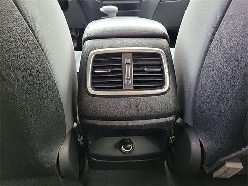 Used 2019 Kia Sorento L image 10