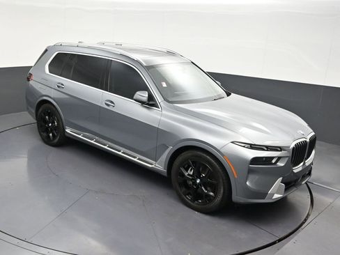 Used 2025 BMW X7 xDrive40i w/ Parking Assistance Package image 24