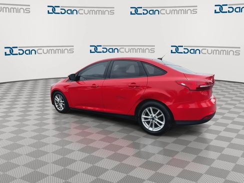 Used 2016 Ford Focus SE FWD image 6