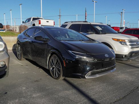 Used 2026 Toyota Prius XLE image 2