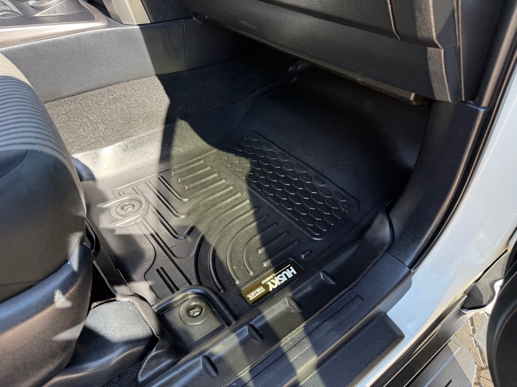 Used 2017 Toyota 4Runner SR5 AWD/4WD image 24