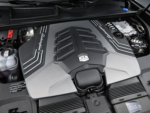 Used 2024 Lamborghini Urus S AWD/4WD image 34