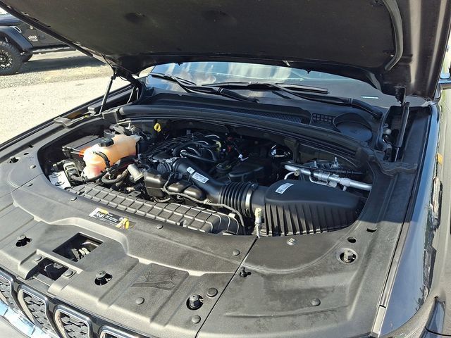 Used 2023 Jeep Grand Cherokee Limited AWD/4WD image 27