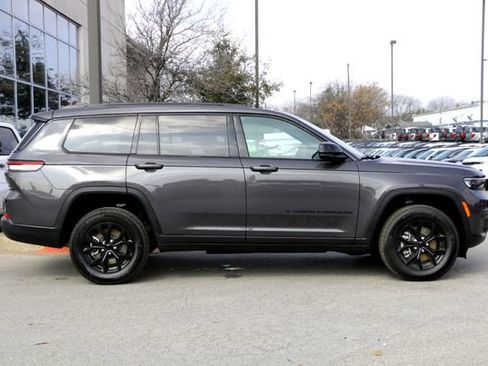 New 2025 Jeep Grand Cherokee L Altitude RWD image 4