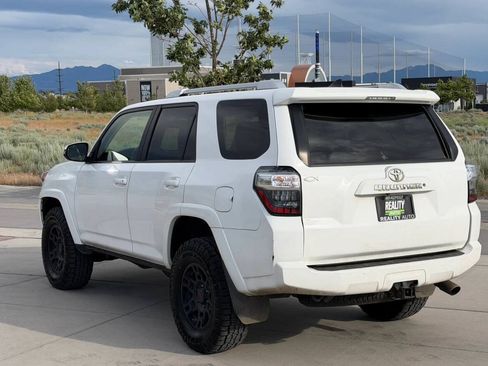 Used 2016 Toyota 4Runner SR5 Premium AWD/4WD image 7