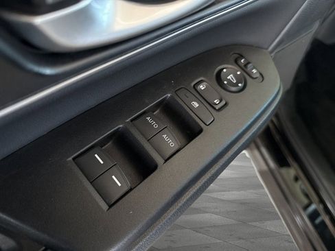 Used 2022 Honda CR-V Touring image 10