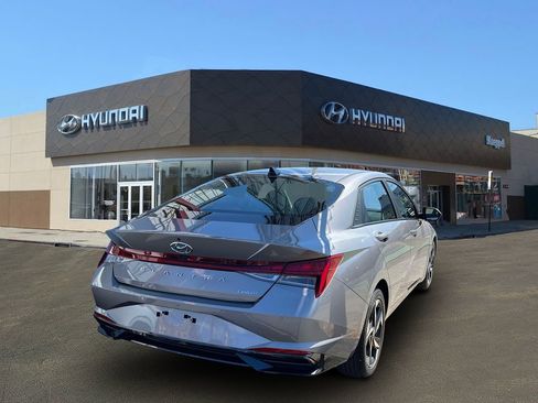 Certified 2023 Hyundai Elantra Limited image 7