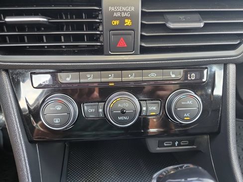 Certified 2022 Volkswagen Jetta SE FWD image 26