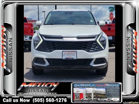 Used 2023 Kia Sportage LX FWD image 2