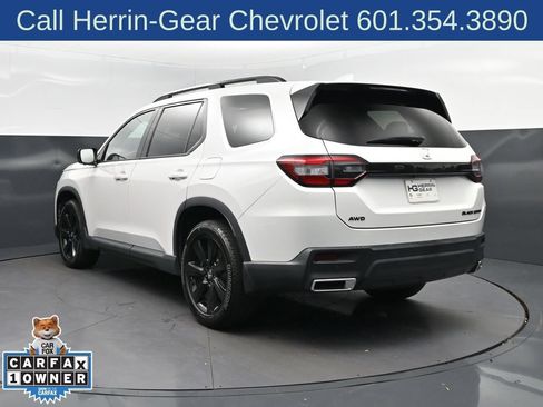 Used 2025 Honda Pilot Black Edition image 5