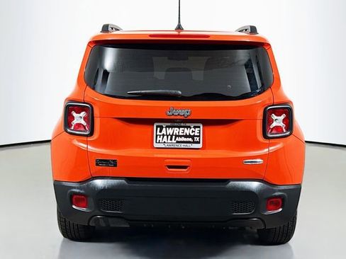 Used 2021 Jeep Renegade Latitude FWD image 5