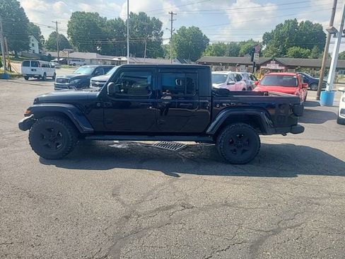 Used 2022 Jeep Gladiator Sport AWD/4WD image 3