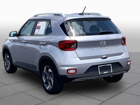 Used 2025 Hyundai Venue SEL FWD image 12