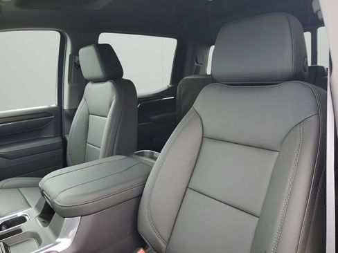 New 2026 GMC Sierra 1500 SLT image 31