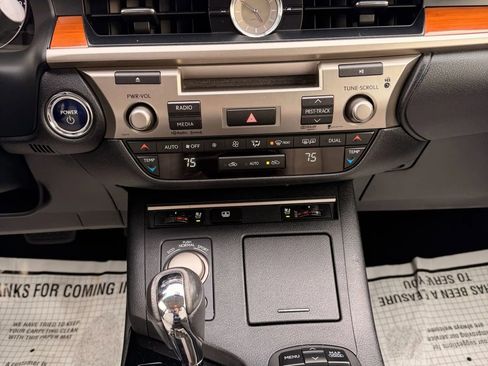 Used 2013 Lexus ES 300h image 11