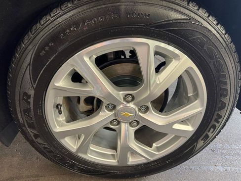 Used 2020 Chevrolet Equinox Premier image 11